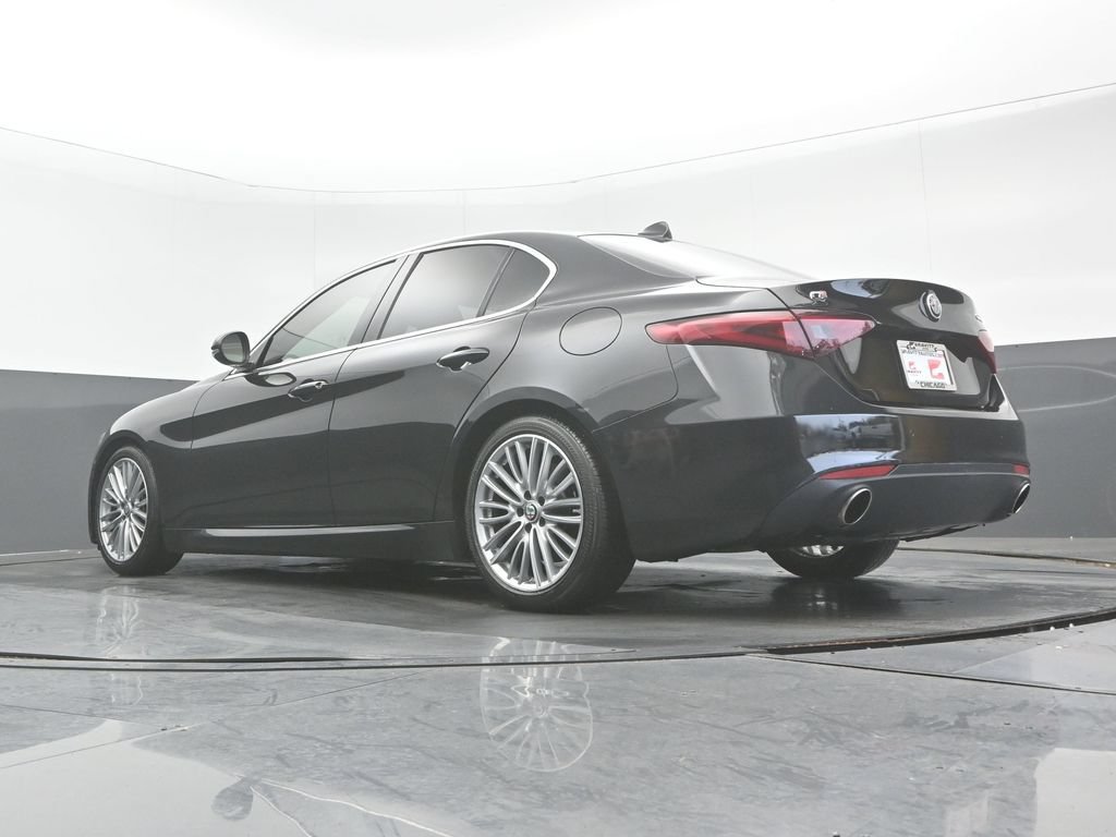 Used 2017 Alfa Romeo Giulia Ti w/ TI Lusso Light Wood Package RWD image 31