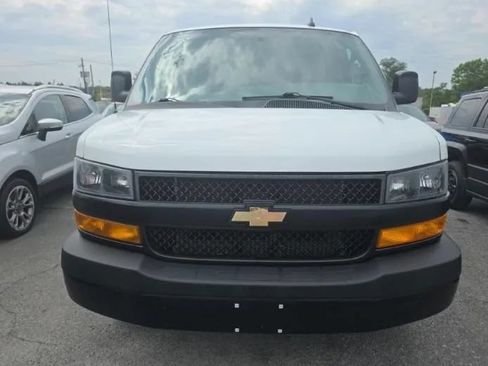 Used 2020 Chevrolet Express 2500 w/ Driver Convenience Package RWD image 9