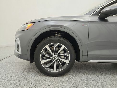 Used 2023 Audi Q5 2.0T Premium w/ Convenience Package AWD/4WD image 18