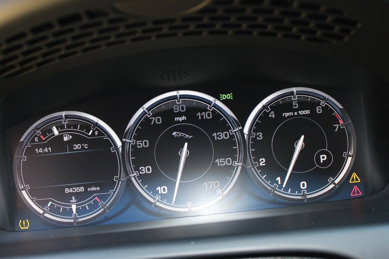 Used 2014 Jaguar XJ L Portfolio RWD image 24