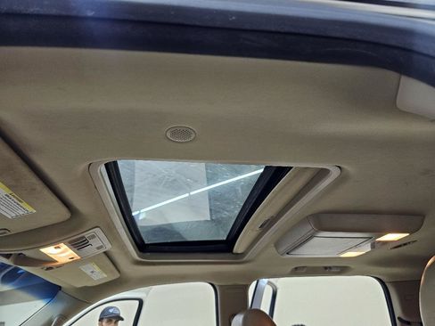 Used 2013 Chevrolet Suburban LTZ RWD image 35