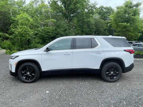 Used 2023 Chevrolet Traverse LS AWD/4WD image 9