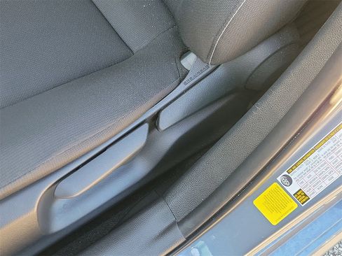 Used 2025 Toyota Corolla LE image 17