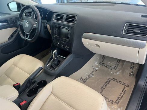 Used 2015 Volkswagen Jetta SE FWD image 16
