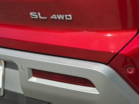 Used 2023 Nissan Pathfinder SL AWD/4WD image 18
