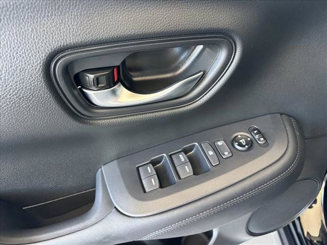 Used 2025 Honda HR-V LX image 16