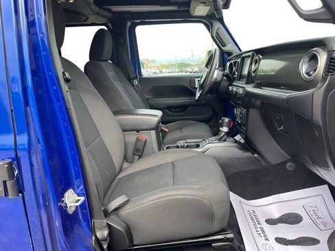 Used 2019 Jeep Wrangler Unlimited Sahara w/ Uconnect 4C Nav & Sound Group AWD/4WD image 21
