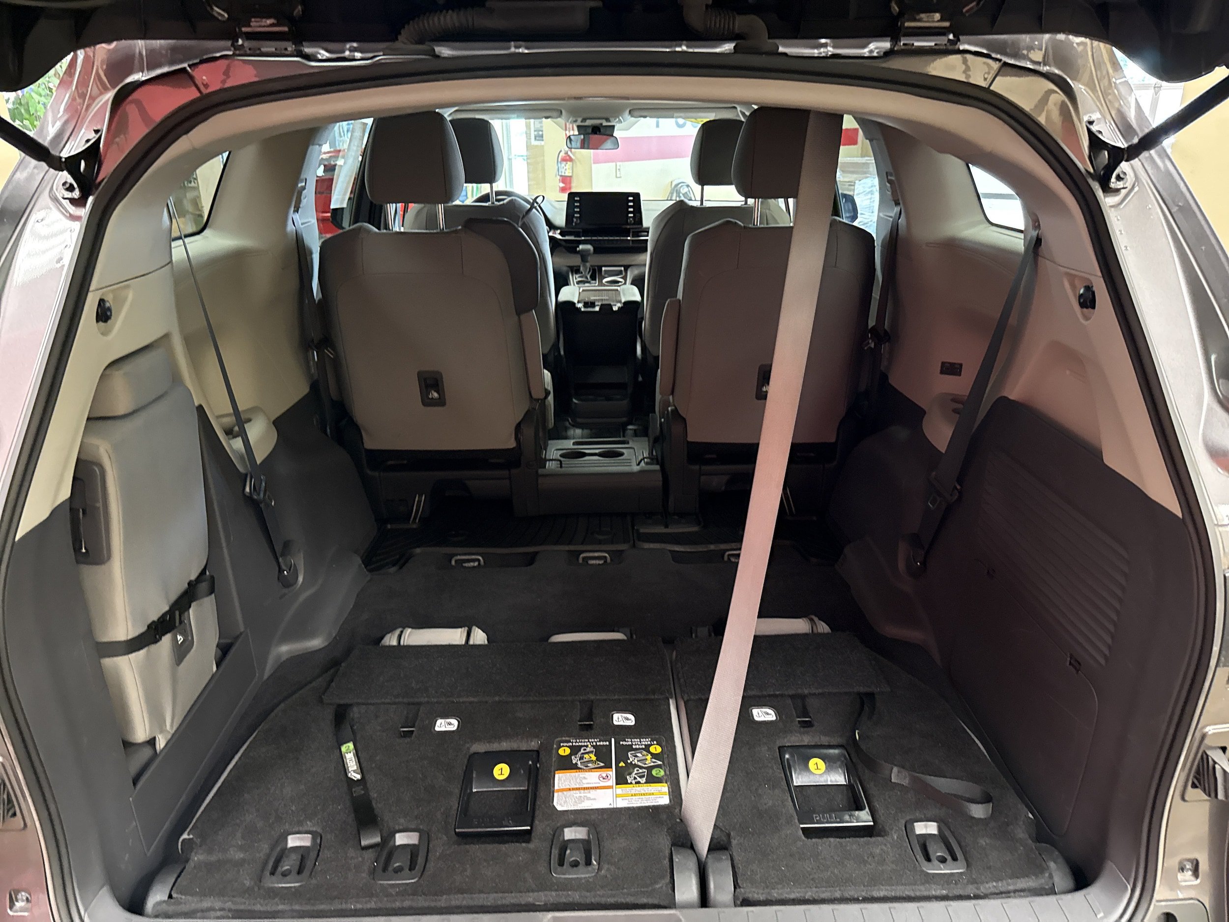 Used 2023 Toyota Sienna LE FWD image 24