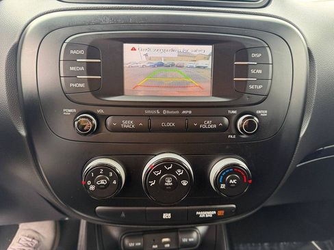 Used 2016 Kia Soul + FWD image 24