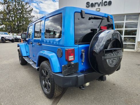Used 2014 Jeep Wrangler Unlimited Sahara AWD/4WD image 13