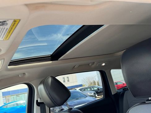 Used 2017 Ford Escape Titanium AWD/4WD image 10
