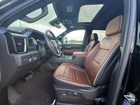 Used 2024 GMC Sierra 3500 Denali Ultimate AWD/4WD image 12