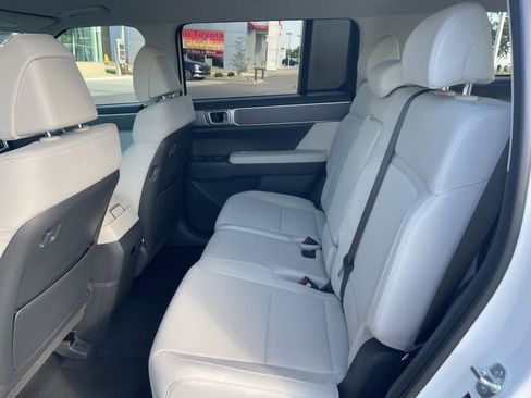 Used 2026 Hyundai Santa Fe SE image 13