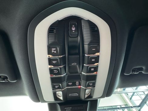 Used 2026 Porsche Macan S AWD/4WD image 45