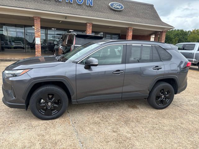Used 2025 Toyota RAV4 XLE FWD image 1
