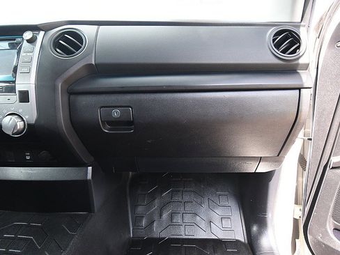 Used 2015 Toyota Tundra SR image 23