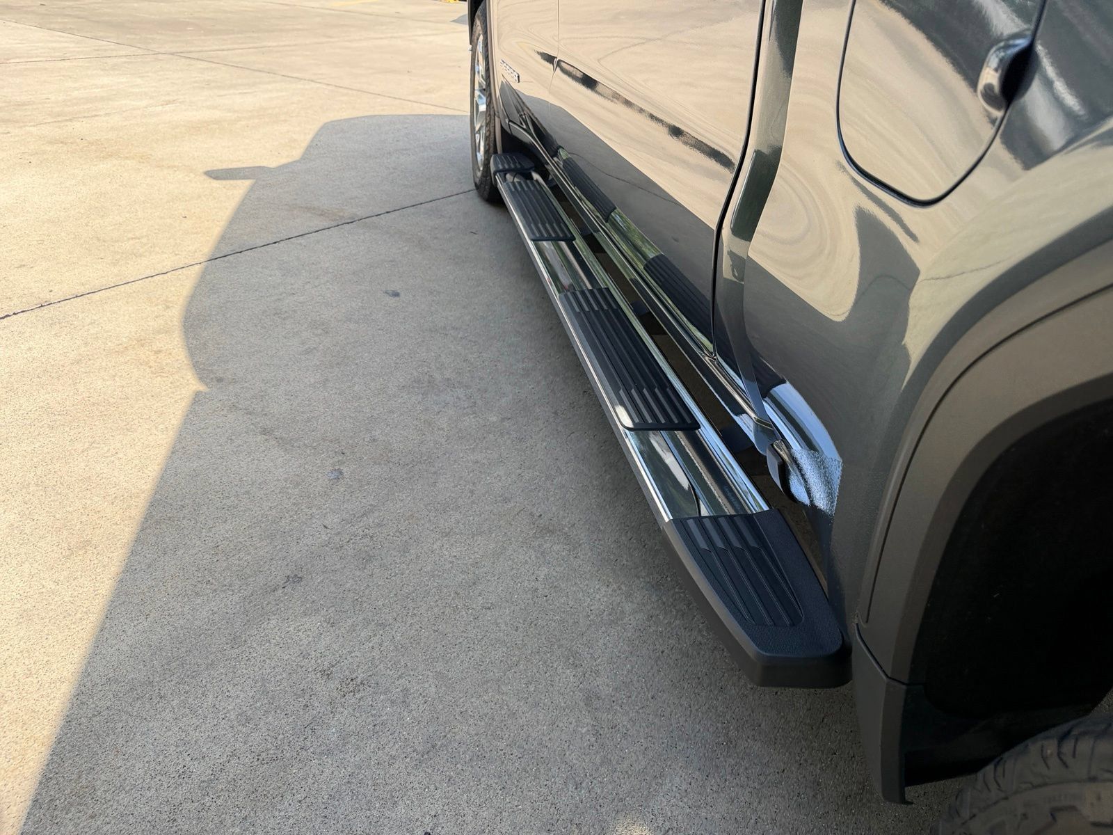 Used 2019 GMC Sierra 1500 SLT w/ SLT Premium Plus Package AWD/4WD image 36
