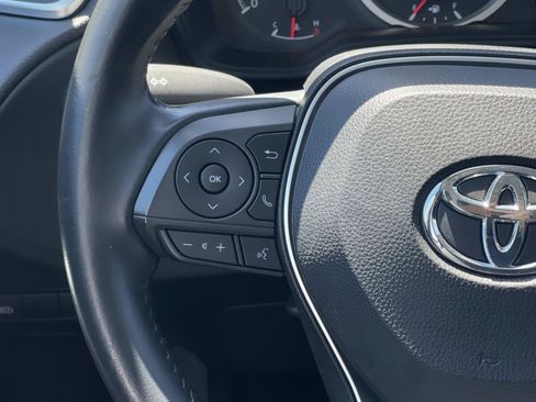 Used 2022 Toyota Corolla Cross LE w/ Moonroof Package AWD/4WD image 11