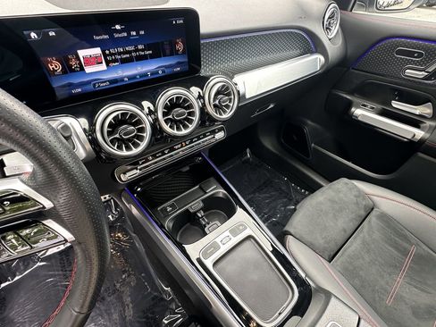 Certified 2025 Mercedes-Benz GLB 250 image 30