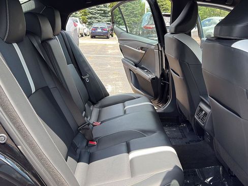 Used 2025 Toyota Camry SE FWD image 17