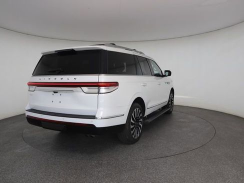 Used 2024 Lincoln Navigator Black Label image 17