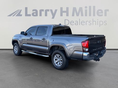 Used 2019 Toyota Tacoma SR5 RWD image 3