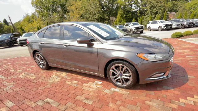 Used 2017 Ford Fusion SE w/ Equipment Group 201A FWD image 3