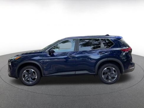 Used 2025 Nissan Rogue SV FWD image 9
