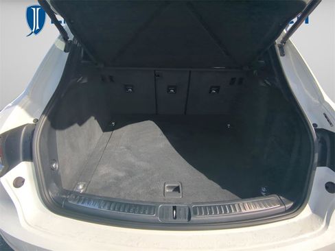 Used 2021 Porsche Macan image 31