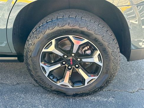 New 2026 GMC Yukon AT4 w/ AT4 Premium Plus Package image 24