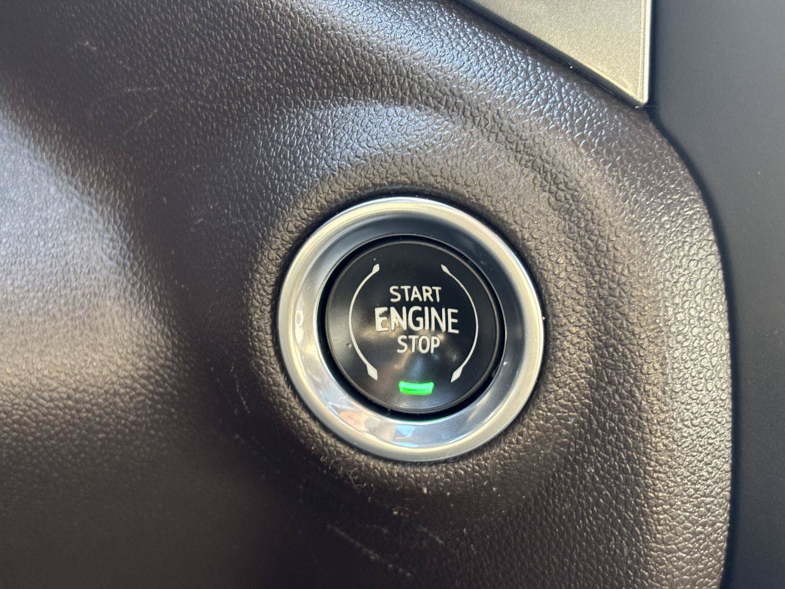 Used 2021 Chevrolet Silverado 1500 LTZ AWD/4WD image 29