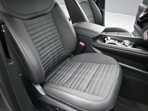 New 2026 Ford Explorer ST-Line w/ ST-Line Street Pack image 28