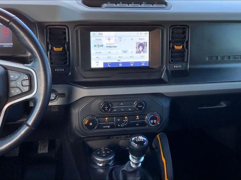 Used 2023 Ford Bronco Badlands image 7