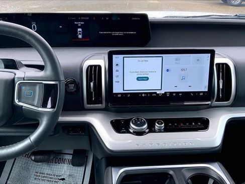 Certified 2025 Ford Expedition Active AWD/4WD image 5