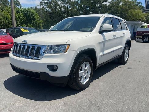 Used 2012 Jeep Grand Cherokee Laredo w/ Laredo E Group AWD/4WD image 4