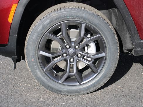 New 2025 Jeep Grand Cherokee L Limited image 40