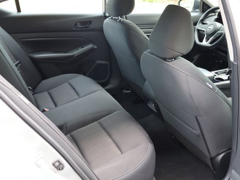 Used 2024 Nissan Altima 2.5 SV FWD image 18