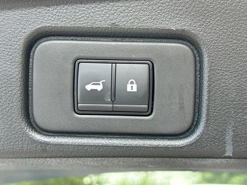 Used 2025 Nissan Pathfinder Platinum FWD image 53