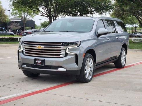 Used 2024 Chevrolet Suburban High Country w/ Premium Package image 11
