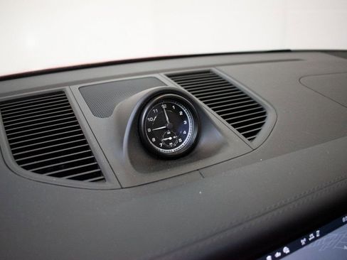 Certified 2025 Porsche Macan image 25