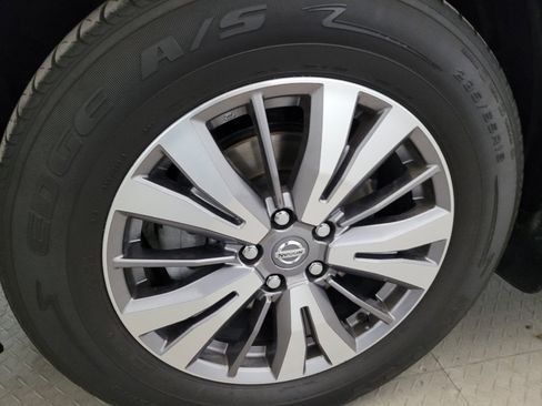 Used 2019 Nissan Pathfinder S AWD/4WD image 31