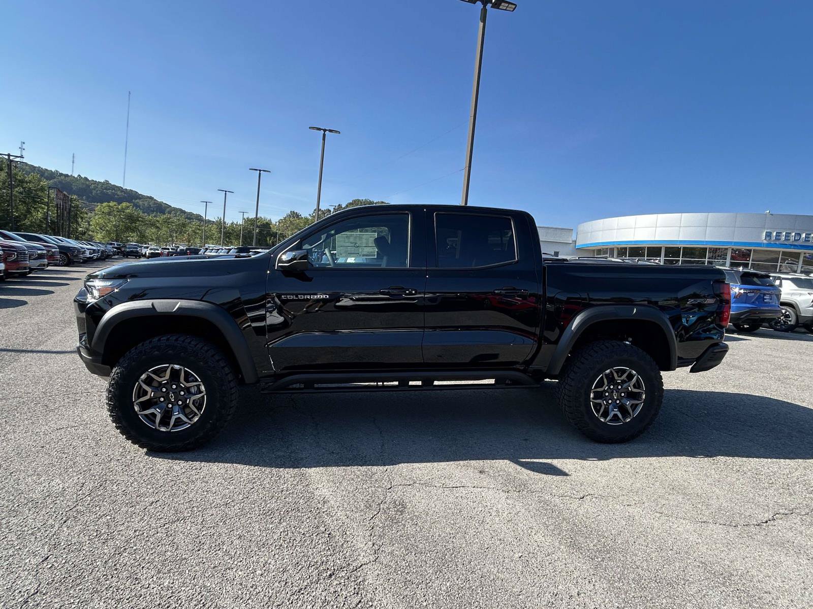 New 2026 Chevrolet Colorado ZR2 w/ Technology Package AWD/4WD image 4