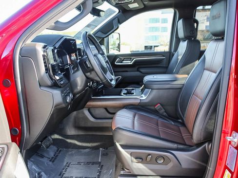 Used 2025 Chevrolet Silverado 3500 High Country w/ Technology Package image 16