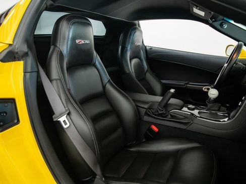 Used 2011 Chevrolet Corvette Z06 w/ Z07 Performance Package RWD image 13