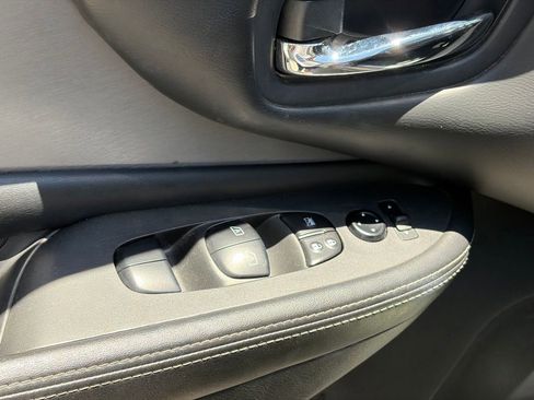 Used 2023 Nissan Murano SV AWD/4WD image 6