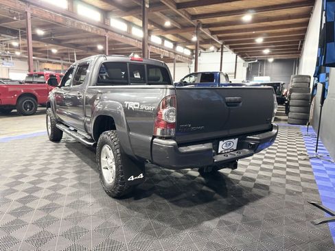Used 2015 Toyota Tacoma 4x4 Double Cab image 3