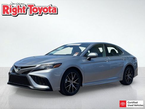 Certified 2024 Toyota Camry SE FWD image 1