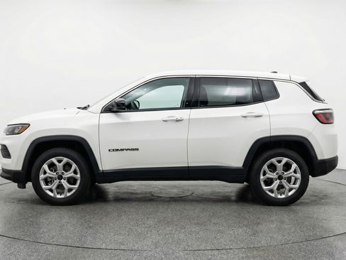 Used 2025 Jeep Compass Latitude image 5