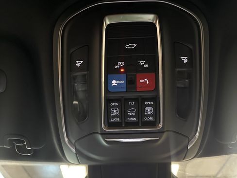 New 2026 Jeep Cherokee Limited AWD/4WD image 25