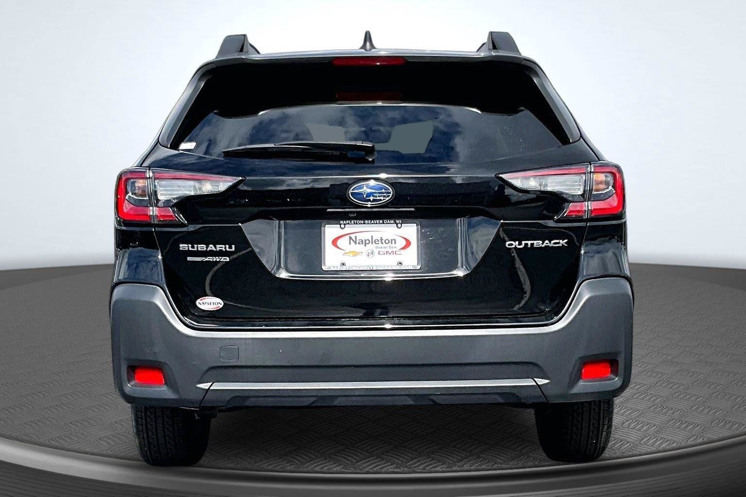 Used 2024 Subaru Outback Premium AWD/4WD image 4